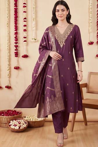 women ethnic motifs embroidered regular kurta with trousers & with dupatta