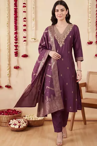 women ethnic motifs embroidered regular kurta with trousers & with dupatta