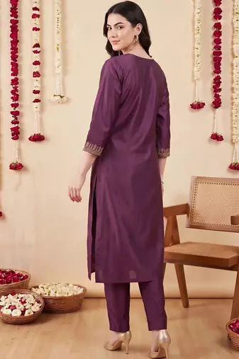 women ethnic motifs embroidered regular kurta with trousers & with dupatta