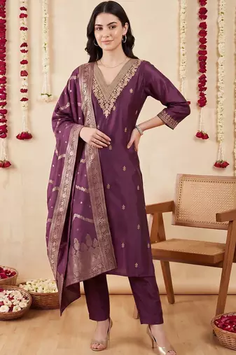 women ethnic motifs embroidered regular kurta with trousers & with dupatta