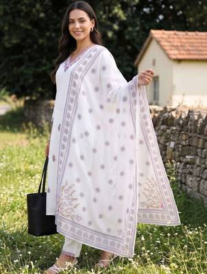 women ethnic motifs embroidered regular thread work cotton kurta with trousers & with dupatta 3