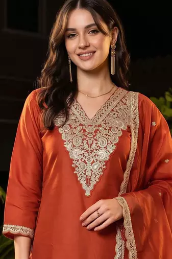 women ethnic motifs embroidered regular kurta with trousers & with dupatta