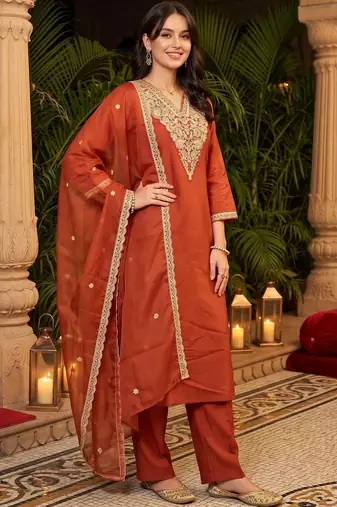 women ethnic motifs embroidered regular kurta with trousers & with dupatta