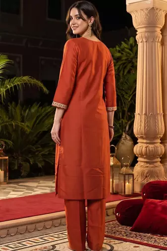women ethnic motifs embroidered regular kurta with trousers & with dupatta