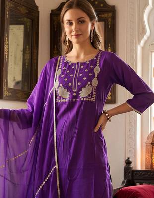 women ethnic motifs embroidered regular thread work liva kurta with trousers & with dupatta 2