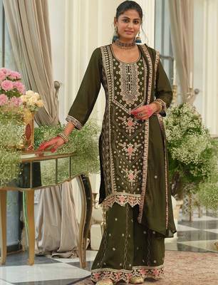 women ethnic motifs embroidered regular thread work kurta with palazzos & with dupatta 6