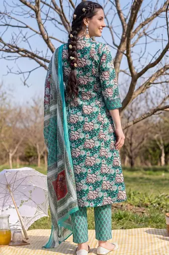 women floral printed regular cotton kurta with trousers & with dupatta