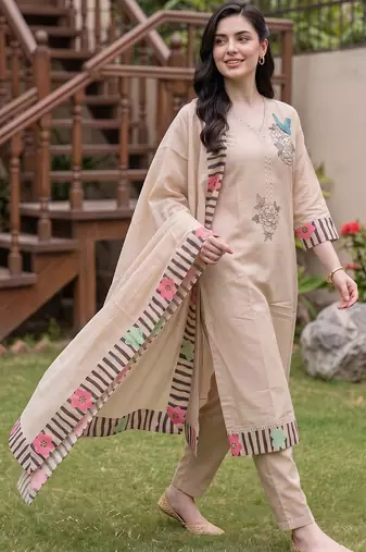 women ethnic motifs embroidered regular thread work kurta with trousers & with dupatta