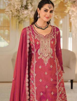 women ethnic motifs embroidered regular thread work kurta with palazzos & with dupatta 2