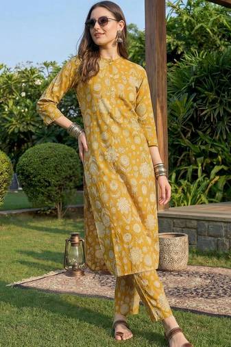 women ethnic motifs printed regular cotton kurta with trousers