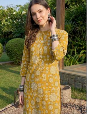 women ethnic motifs printed regular cotton kurta with trousers 2