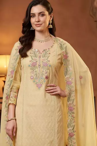 women floral embroidered regular thread work cotton kurta with trousers & with dupatta