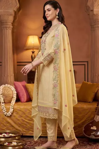 women floral embroidered regular thread work cotton kurta with trousers & with dupatta