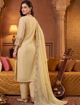 women floral embroidered regular thread work cotton kurta with trousers & with dupatta 4