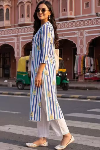 women printed regular cotton kurta with trousers