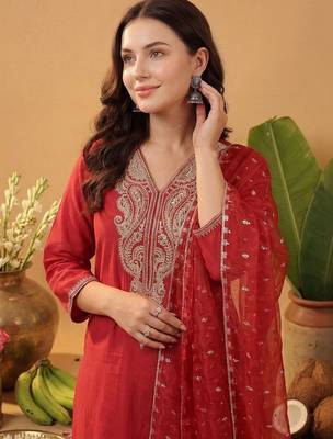 women ethnic motifs embroidered regular thread work liva kurta with trousers & with dupatta 2