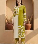 women floral printed regular kurta with trousers