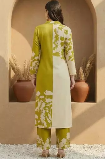 women floral printed regular kurta with trousers
