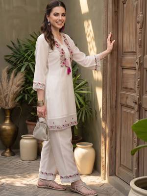 women floral embroidered regular thread work kurta with palazzos 3