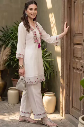women floral embroidered regular thread work kurta with palazzos