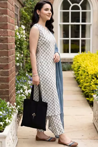 women ethnic motifs printed regular cotton kurta with trousers & with dupatta