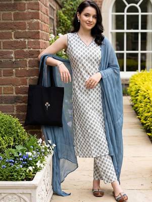 women ethnic motifs printed regular cotton kurta with trousers & with dupatta 6