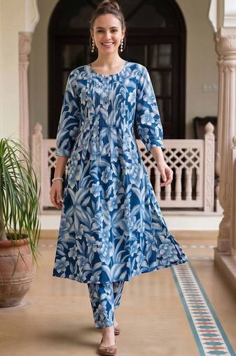 women floral printed pleated cotton kurta with trousers