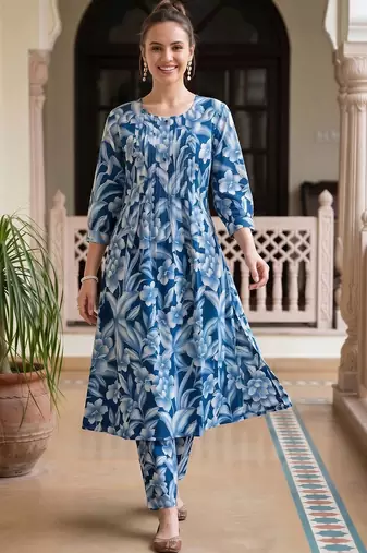 women floral printed pleated cotton kurta with trousers