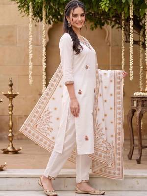 women ethnic motifs embroidered regular thread work cotton kurta with trousers & with dupatta 3
