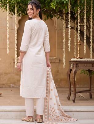 women ethnic motifs embroidered regular thread work cotton kurta with trousers & with dupatta 4