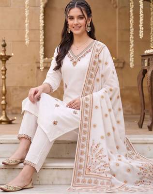 women ethnic motifs embroidered regular thread work cotton kurta with trousers & with dupatta 5
