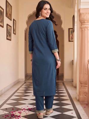 women ethnic motifs embroidered regular thread work cotton kurta with trousers 4