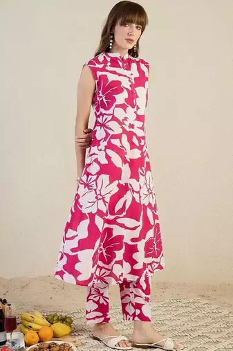 women floral printed regular cotton kurta with trousers