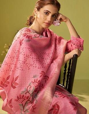 women ethnic motifs embroidered regular thread work kurta with trousers & with dupatta 2