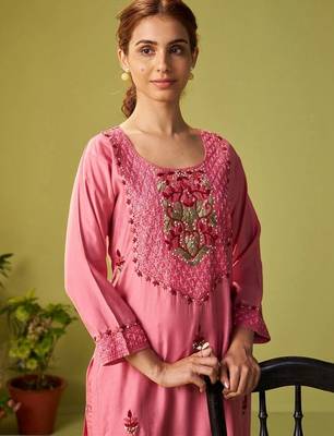 women ethnic motifs embroidered regular thread work kurta with trousers & with dupatta 3