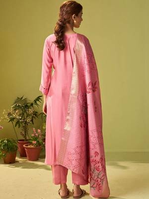 women ethnic motifs embroidered regular thread work kurta with trousers & with dupatta 7