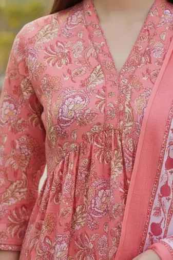 women floral printed empire cotton kurta with trousers & with dupatta