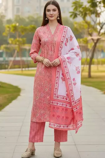 women floral printed empire cotton kurta with trousers & with dupatta
