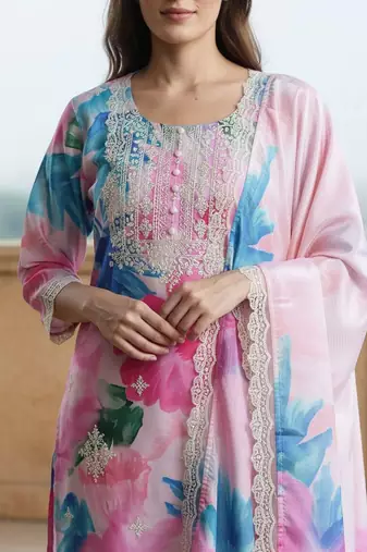 women floral printed regular thread work kurta with trousers & with dupatta