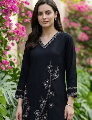 women floral embroidered regular thread work kurta with palazzos 6