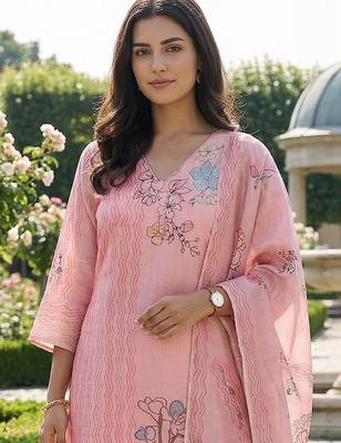 women floral printed regular kurta with trousers & with dupatta 2