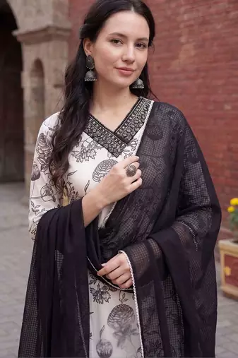 women floral printed regular thread work cotton kurta with trousers & with dupatta