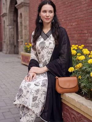 women floral printed regular thread work cotton kurta with trousers & with dupatta 5