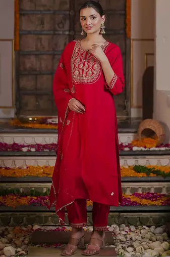 women ethnic motifs embroidered regular liva kurta with trousers & with dupatta