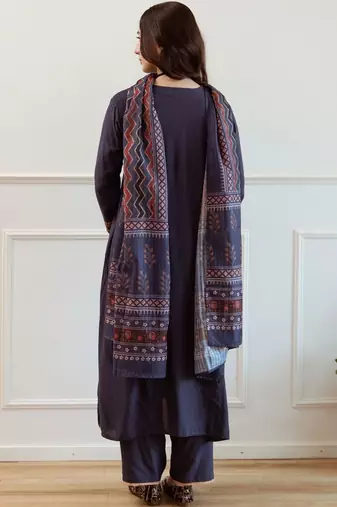 women ethnic motifs regular thread work kurta with trousers & with dupatta