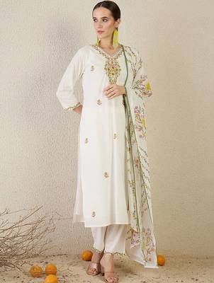 women floral embroidered regular thread work cotton kurta with trousers & with dupatta 1
