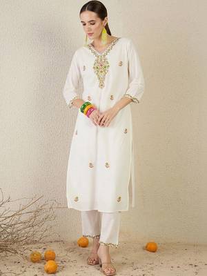 women floral embroidered regular thread work cotton kurta with trousers & with dupatta 2