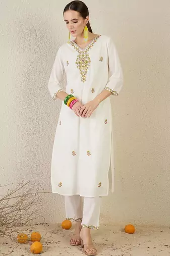 women floral embroidered regular thread work cotton kurta with trousers & with dupatta
