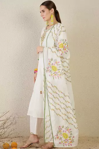 women floral embroidered regular thread work cotton kurta with trousers & with dupatta