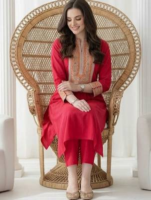 women ethnic motifs embroidered empire thread work kurta with trousers 5